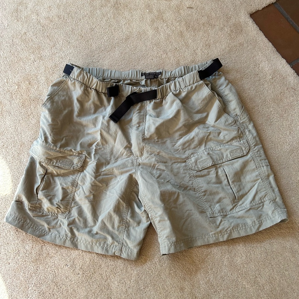Royal Robbins Men's Tan Cargo Shorts XL